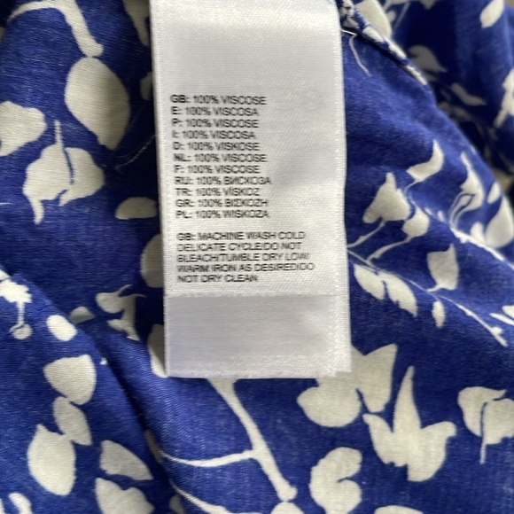 North Face top in blue and white pattern - Picture 9 of 9